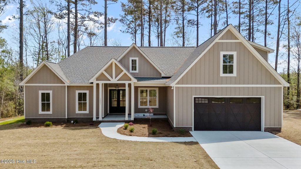1001 Ecru Circle, New Bern, NC 28562