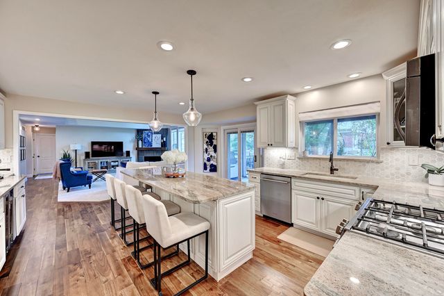 835 Crossings Drive, Crescent Springs, KY 41017