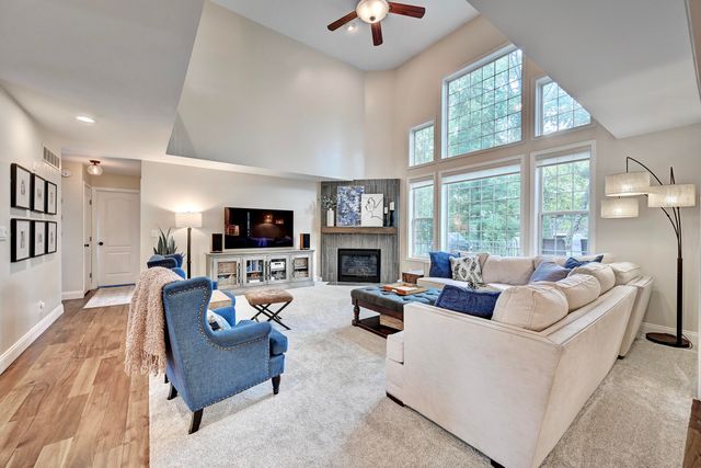 835 Crossings Drive, Crescent Springs, KY 41017