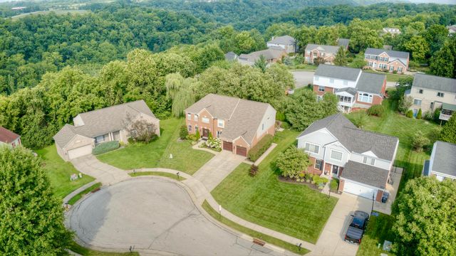 835 Crossings Drive, Crescent Springs, KY 41017