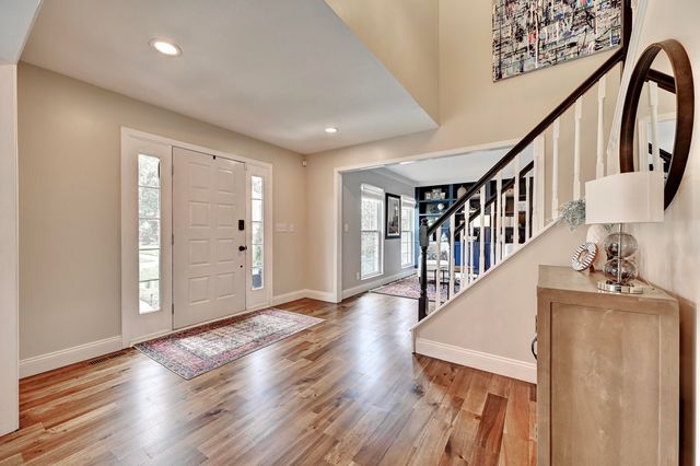 835 Crossings Drive, Crescent Springs, KY 41017