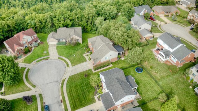 835 Crossings Drive, Crescent Springs, KY 41017