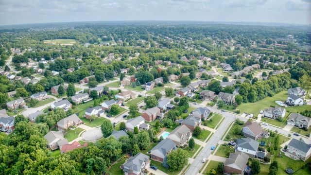 835 Crossings Drive, Crescent Springs, KY 41017