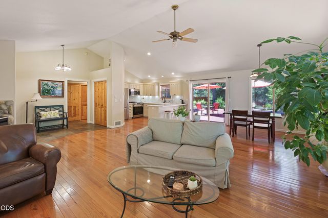 55350 Gross Drive, Bend, OR 97707