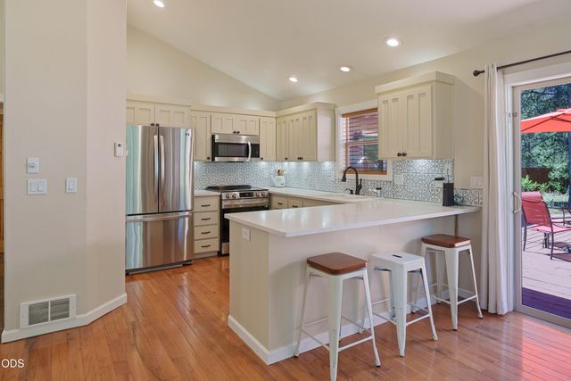 55350 Gross Drive, Bend, OR 97707