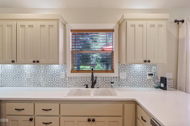 55350 Gross Drive, Bend, OR 97707