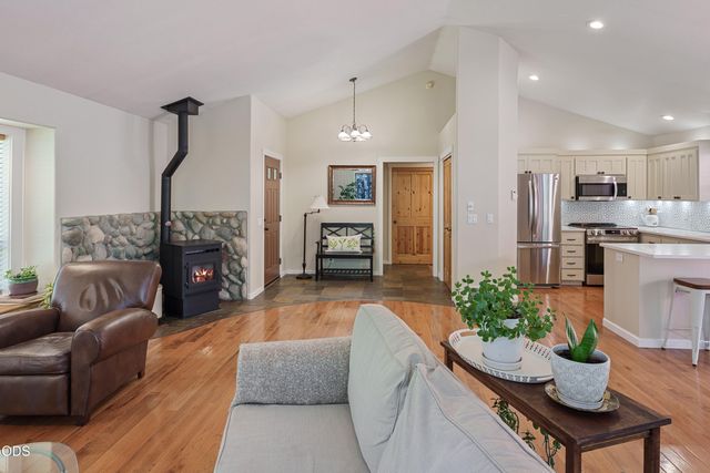 55350 Gross Drive, Bend, OR 97707