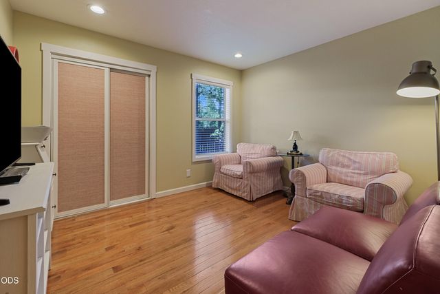 55350 Gross Drive, Bend, OR 97707