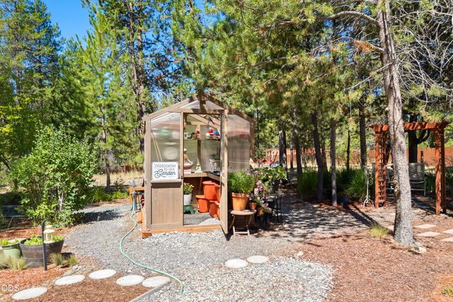55350 Gross Drive, Bend, OR 97707