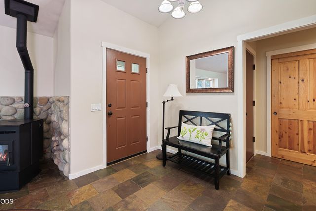 55350 Gross Drive, Bend, OR 97707