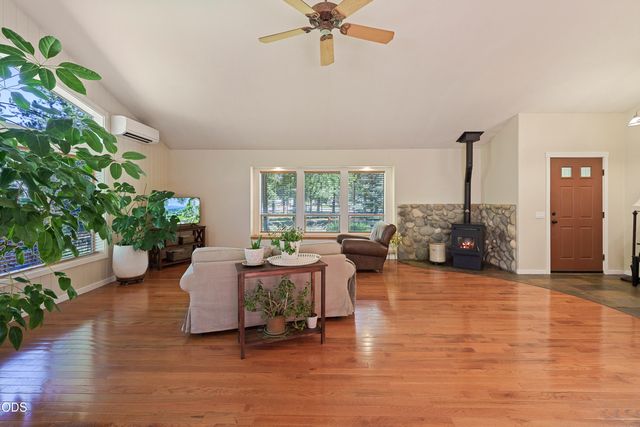 55350 Gross Drive, Bend, OR 97707