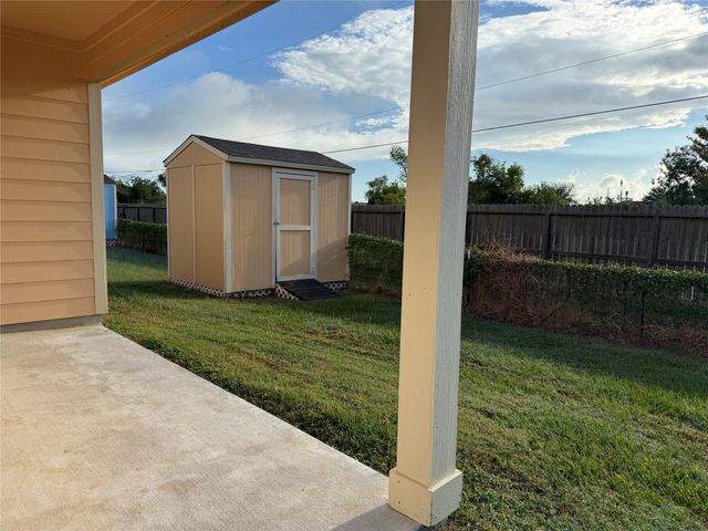 2724 Avenue D Avenue 5, San Leon, TX 77539