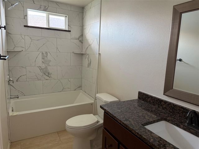 2724 Avenue D Avenue 5, San Leon, TX 77539