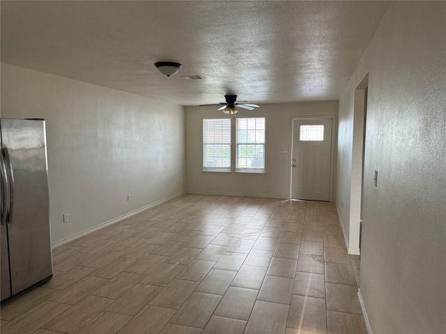2724 Avenue D Avenue 5, San Leon, TX 77539