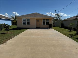 2724 Avenue D Avenue 5, San Leon, TX 77539