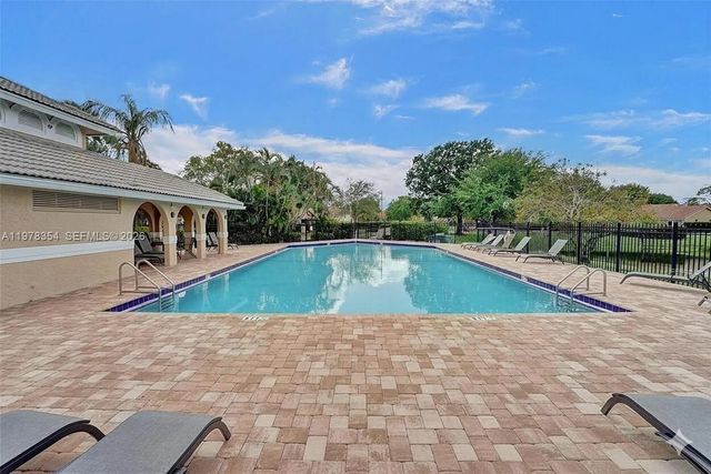 2704 Pinewood Ct 0, Davie, FL 33328