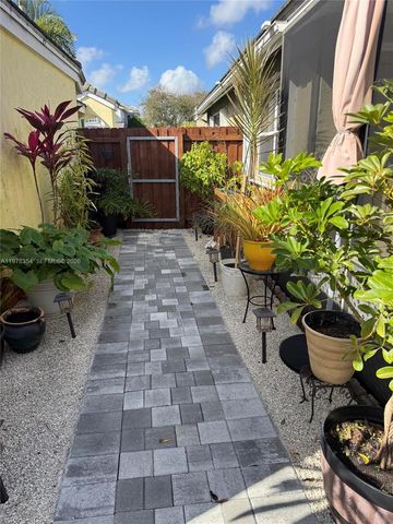 2704 Pinewood Ct 0, Davie, FL 33328