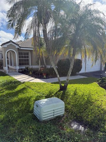 2704 Pinewood Ct 0, Davie, FL 33328