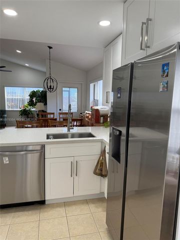 2704 Pinewood Ct 0, Davie, FL 33328