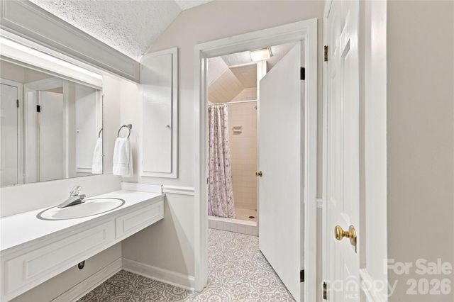 604 Whittington Place, Statesville, NC 28677