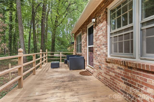 604 Whittington Place, Statesville, NC 28677