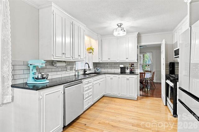 604 Whittington Place, Statesville, NC 28677