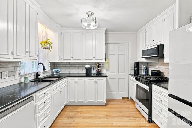 604 Whittington Place, Statesville, NC 28677