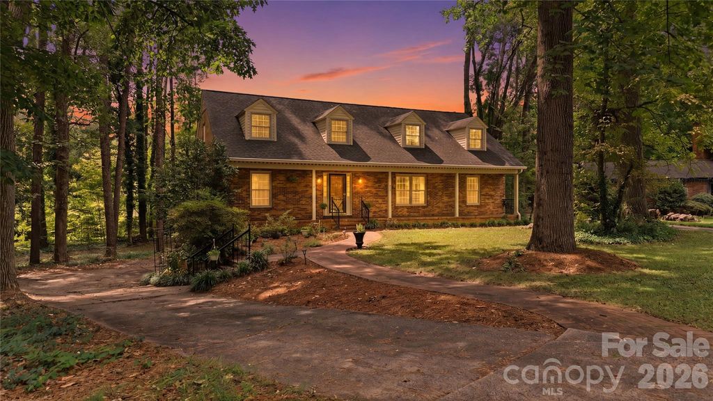 604 Whittington Place, Statesville, NC 28677