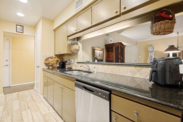 4933 Skillman Street 151, Dallas, TX 75206
