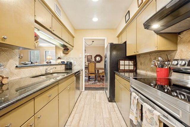 4933 Skillman Street 151, Dallas, TX 75206