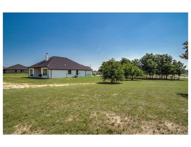 116 Grey Hound Lane, Poolville, TX 76487