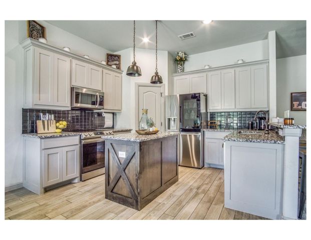 116 Grey Hound Lane, Poolville, TX 76487