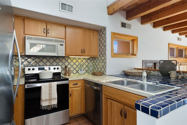 33 Mesa Encantado 236, Santa Fe, NM 87506