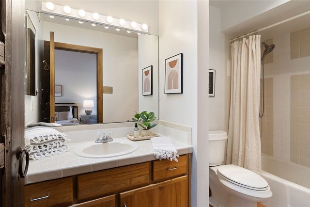 33 Mesa Encantado 236, Santa Fe, NM 87506