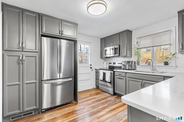 12 Sention Avenue, Norwalk, CT 06850