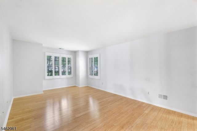 1403 Stoneridge Cir, Helmetta Boro, NJ 08828