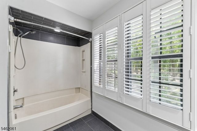1403 Stoneridge Cir, Helmetta Boro, NJ 08828