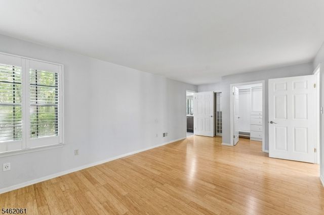 1403 Stoneridge Cir, Helmetta Boro, NJ 08828