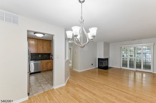 1403 Stoneridge Cir, Helmetta Boro, NJ 08828