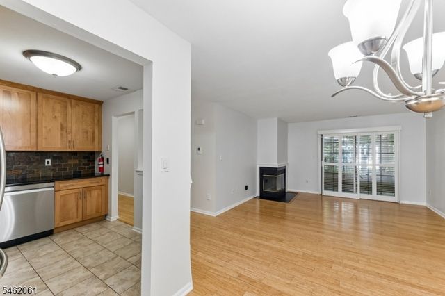 1403 Stoneridge Cir, Helmetta Boro, NJ 08828