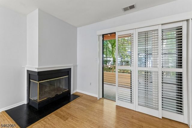 1403 Stoneridge Cir, Helmetta Boro, NJ 08828