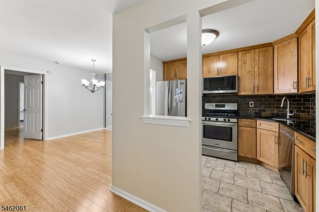1403 Stoneridge Cir, Helmetta Boro, NJ 08828