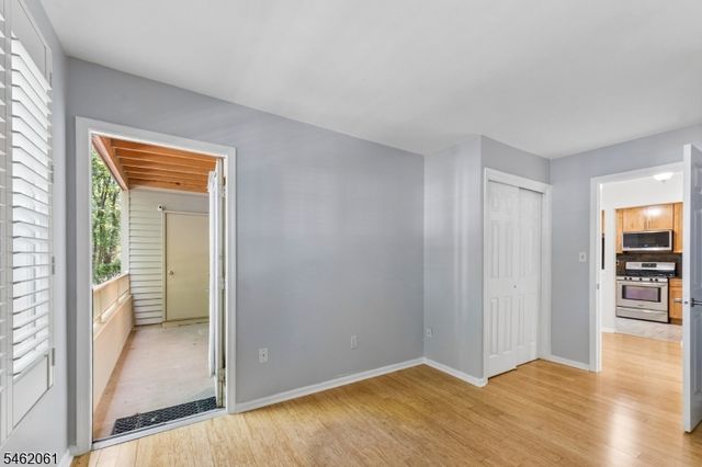 1403 Stoneridge Cir, Helmetta Boro, NJ 08828