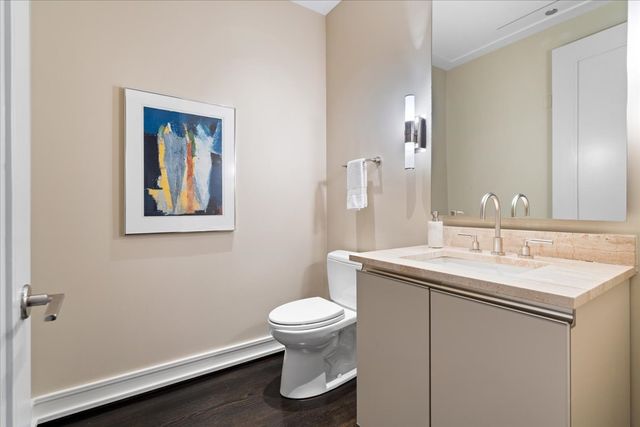 77 E WALTON Street 25D, Chicago, IL 60611