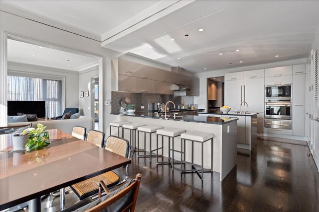 77 E WALTON Street 25D, Chicago, IL 60611