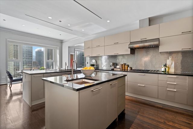 77 E WALTON Street 25D, Chicago, IL 60611