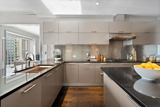 77 E WALTON Street 25D, Chicago, IL 60611