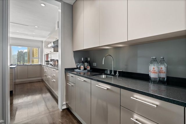 77 E WALTON Street 25D, Chicago, IL 60611