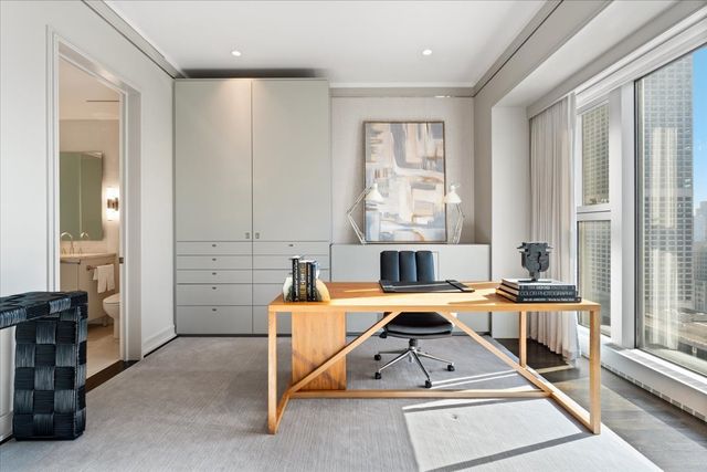 77 E WALTON Street 25D, Chicago, IL 60611