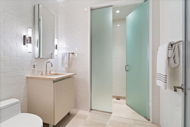 77 E WALTON Street 25D, Chicago, IL 60611